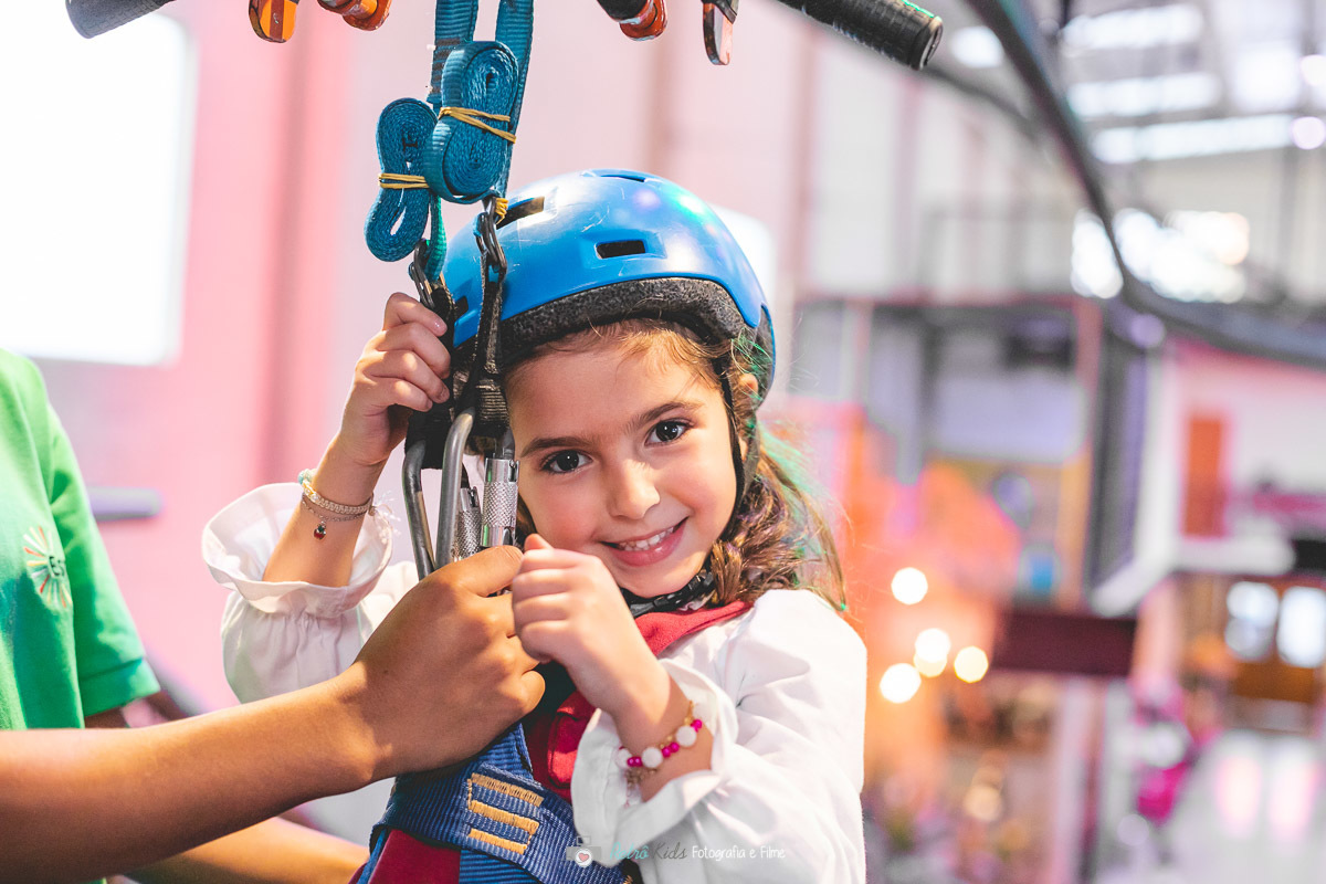 CRIANÇA NA TIROLESA ESPAÇO DIX SP