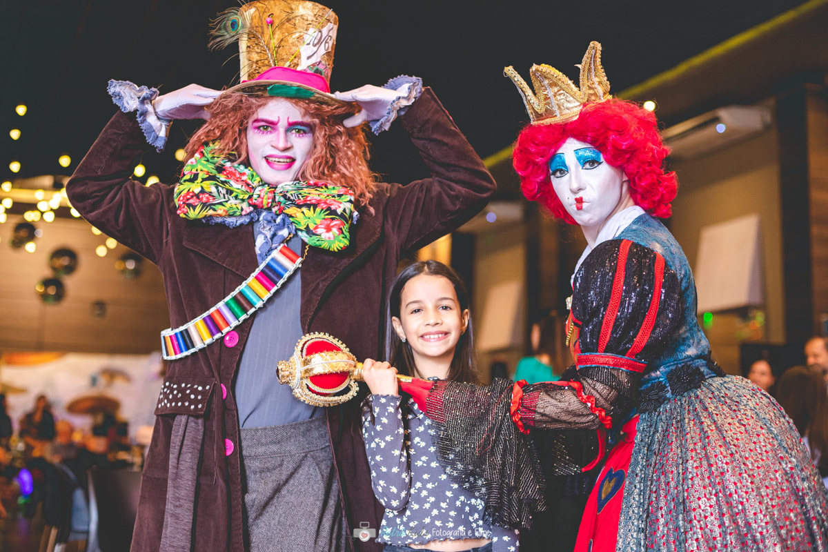 ALICE NO PAIS DAS MARAVILHAS