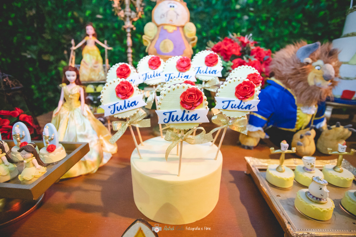 FESTA INFANTIL COM DUAS CRIANÇAS