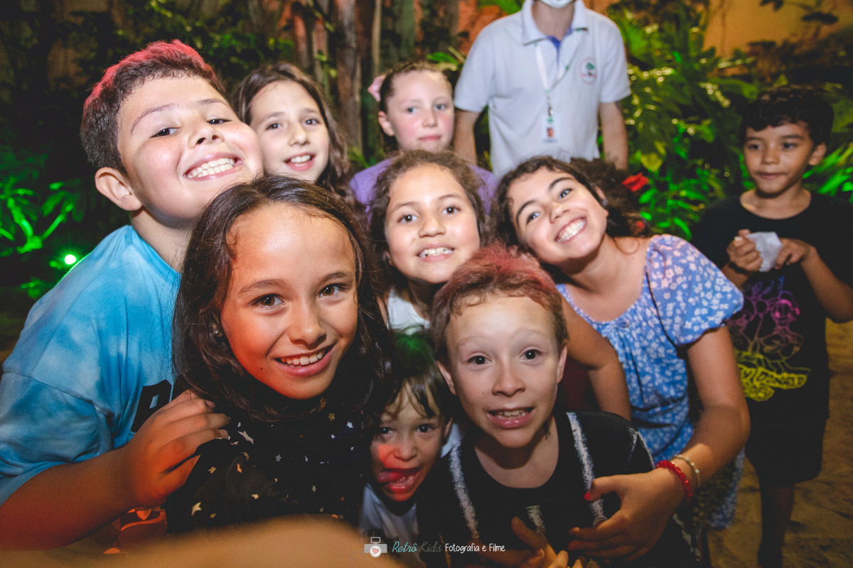 BAGUNÇA E DIVERSÃO NA PRAÇA PITANGUEIRA