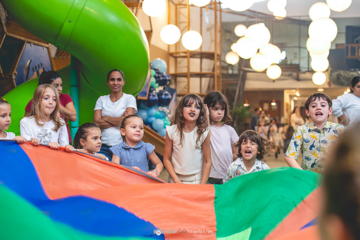 BRINCADEIRAS EM FESTA INFANTIL