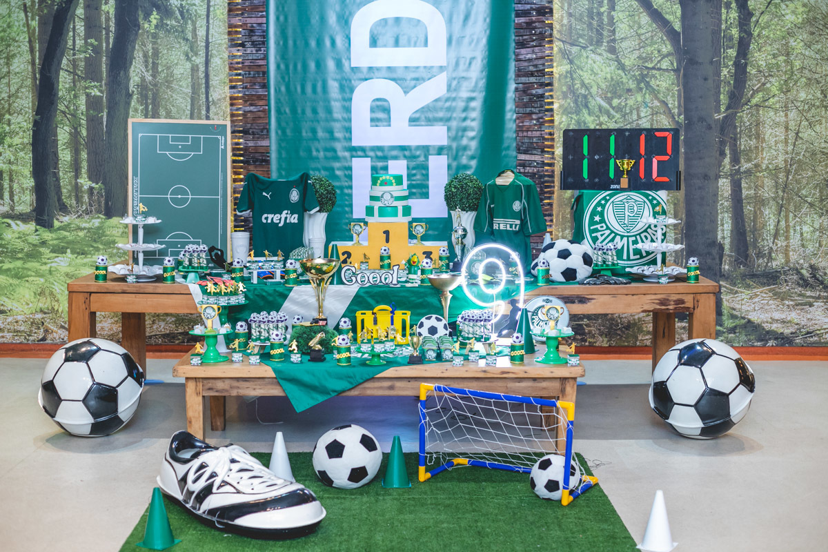 MESA DE ANIVERSARIO COM O TEMA FUTEBOL