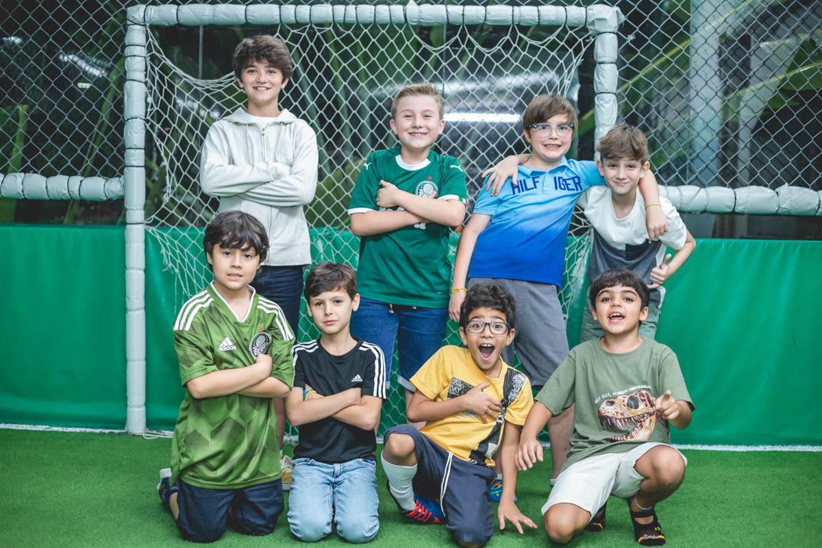 JOGO DE FUTEBOL EM FESTA INFANTIL