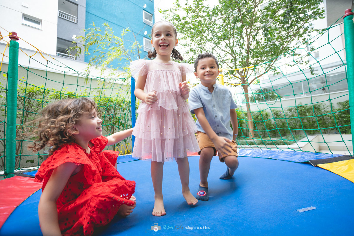 FOTOGRAFIA DE FAMILIA EM FESTA INFANTIL