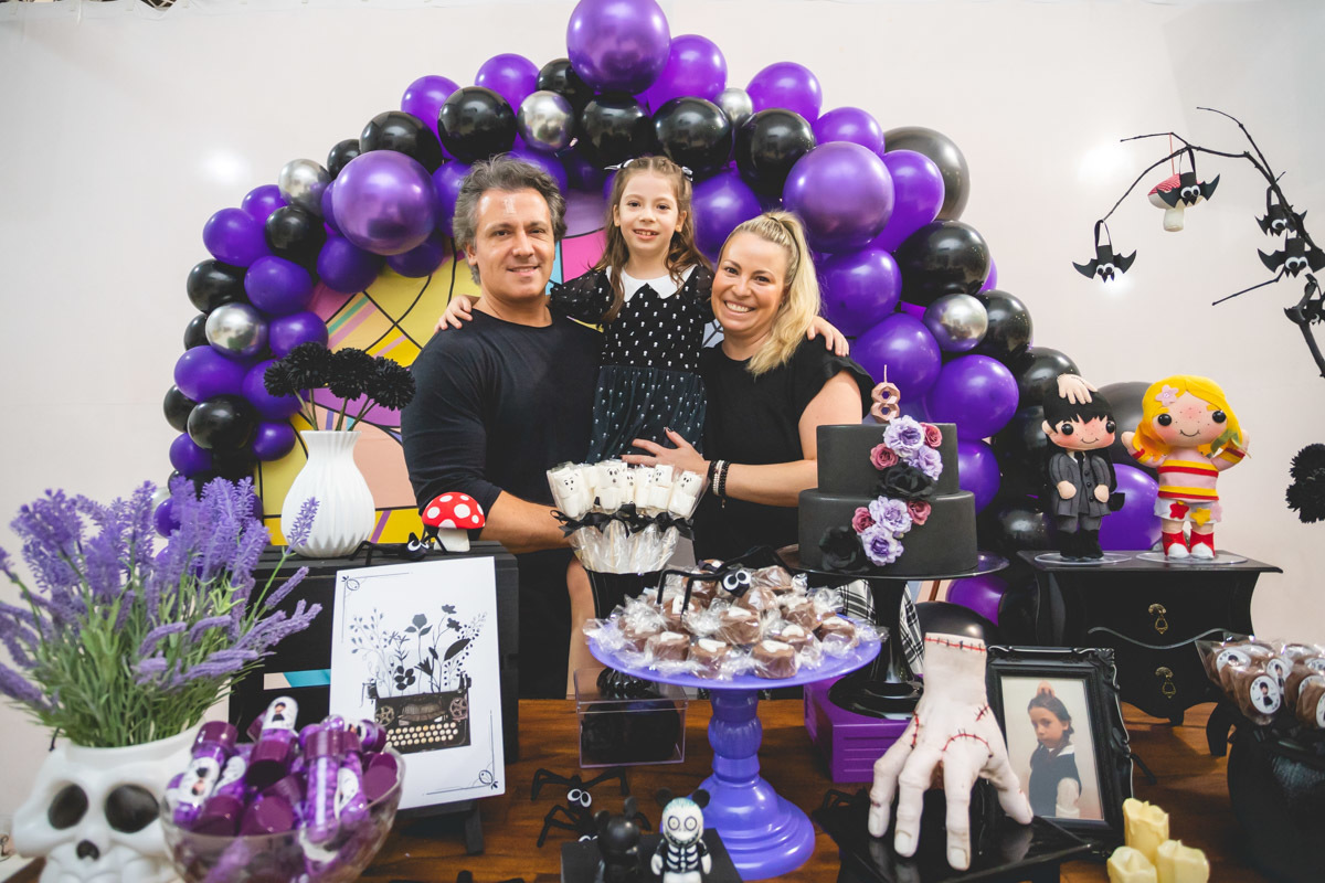 FOTOGRAFO FESTA INFANTIL COM O TEMA WANDINHA ADDAMS
