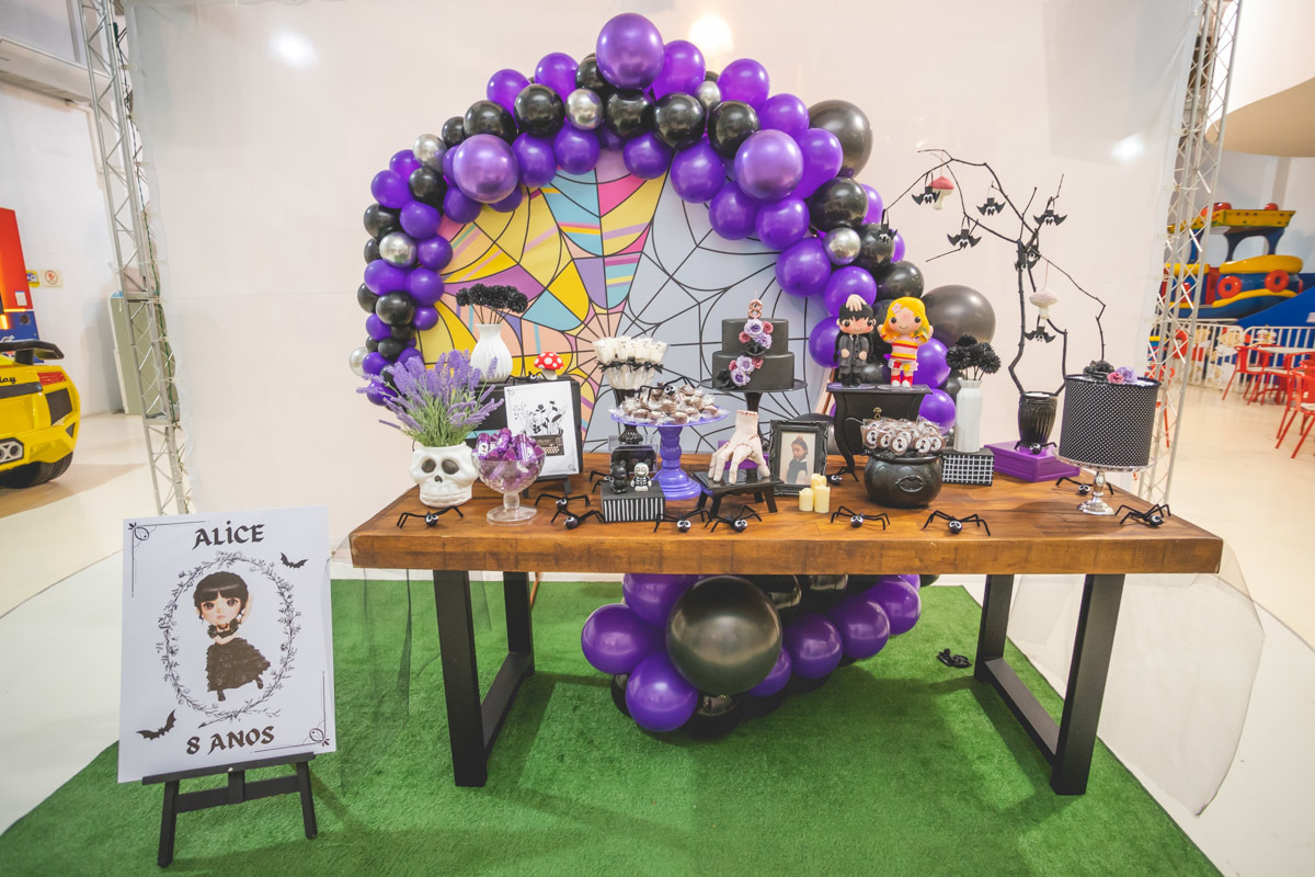 DECORAÇÃO FESTA INFANTIL DA WANDINHA ADDAMS