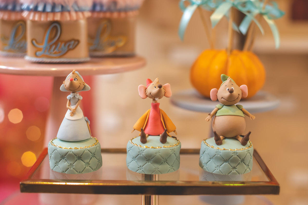 DECORAÇÃO NA PRAÇA PITANGUEIRA MOEMA SP