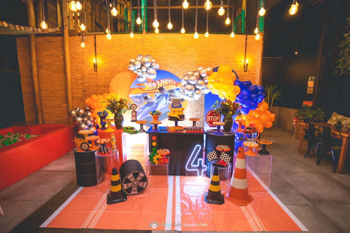 DECORAÇÃO HOT WHEELS