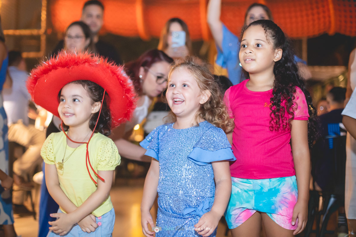 DIVERSÃO EM FESTA INFANTIL