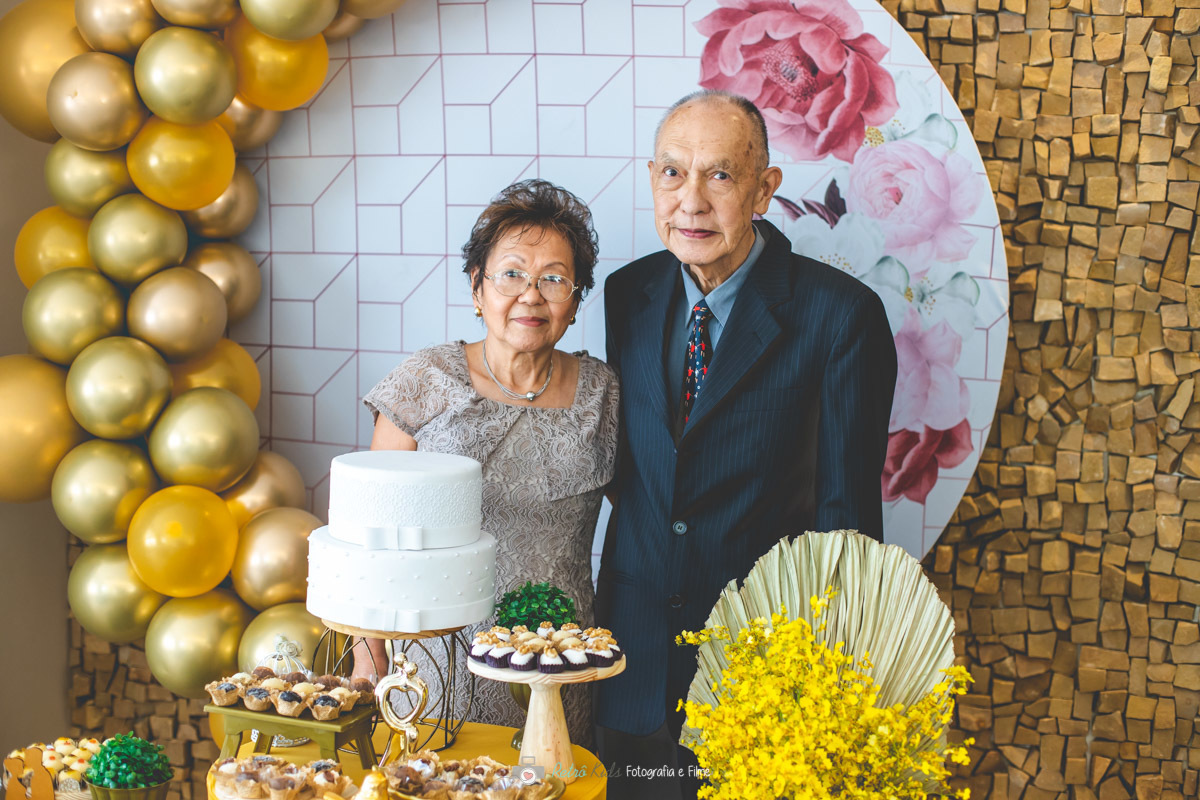 FESTA DE ADULTO COMEMORAÇÃO DE BODAS DE OURO