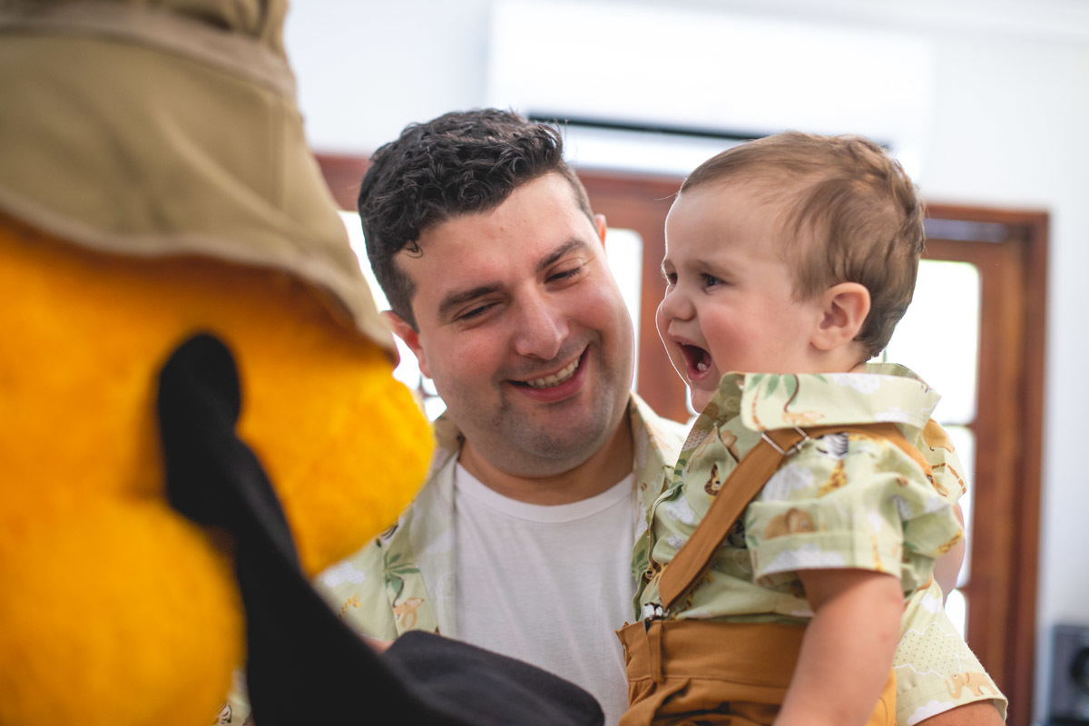 Interação Pluto personagem em festa infantil Cotia SP fotografia para festa
