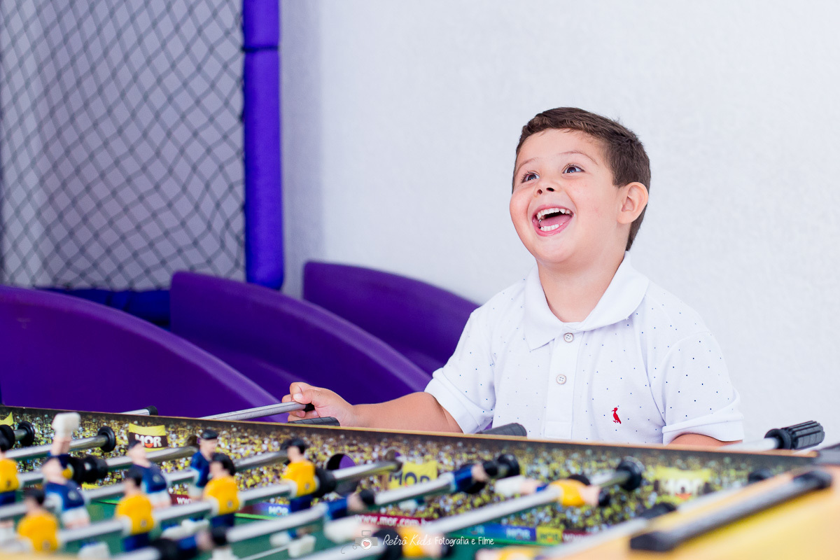 fotografia espontânea durante a festa infantil no buffet spasso magic em moema