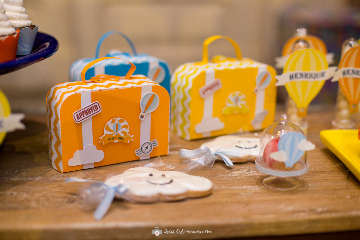 detalhes da mesa de decoração do buffet miniland