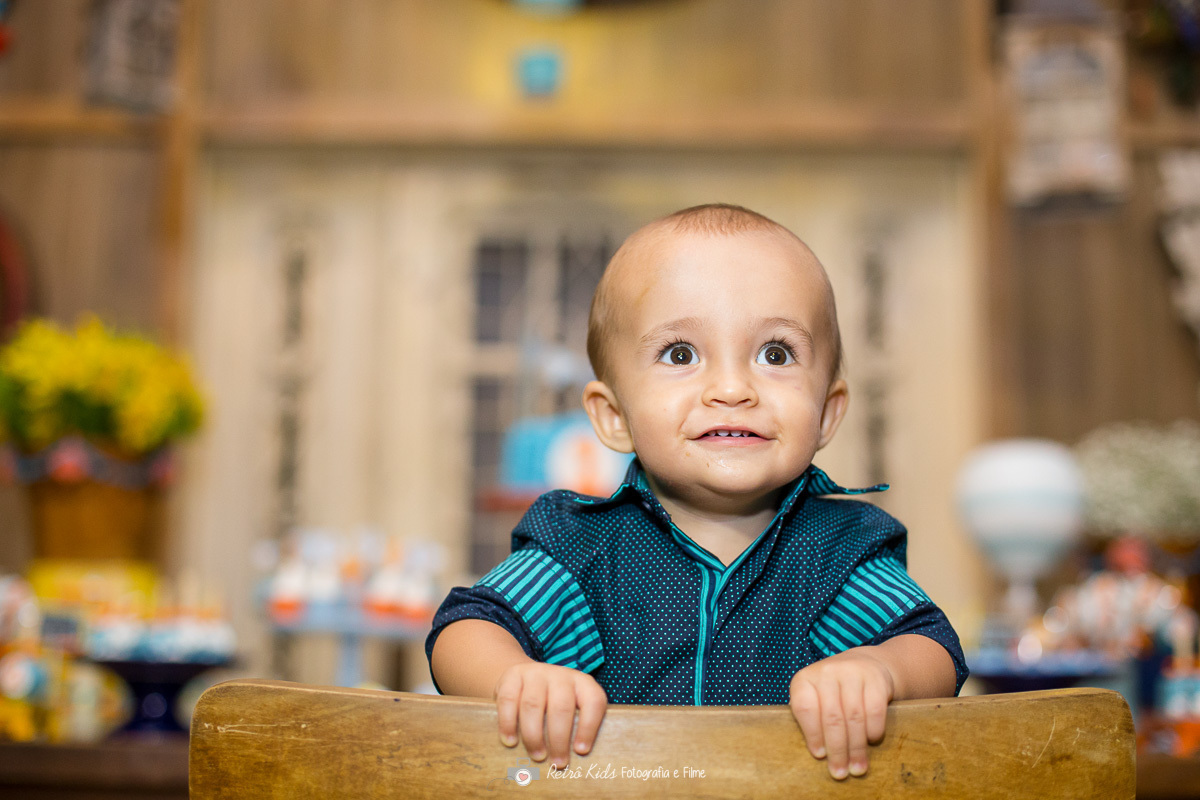 aniversariante sorridente na sua festa de 1 aninho no buffet miniland no tatuapé em sp