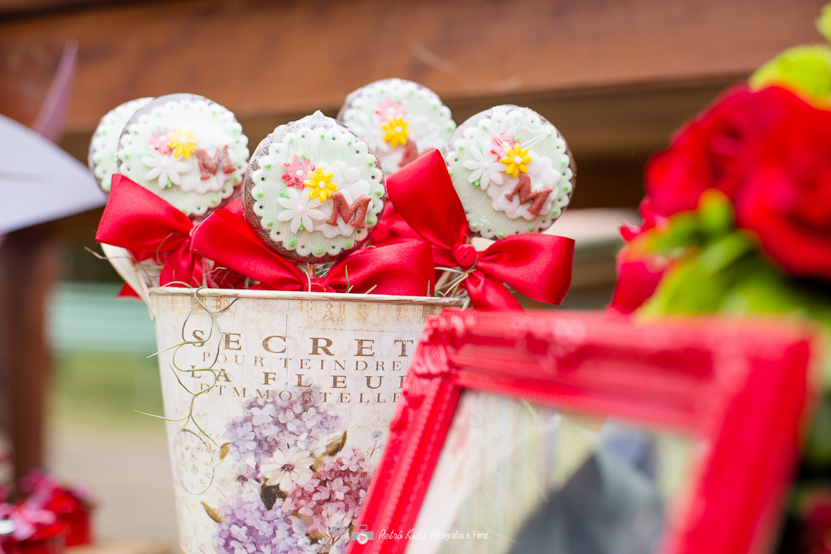 porta retrato na mesa do aniversário infantil
