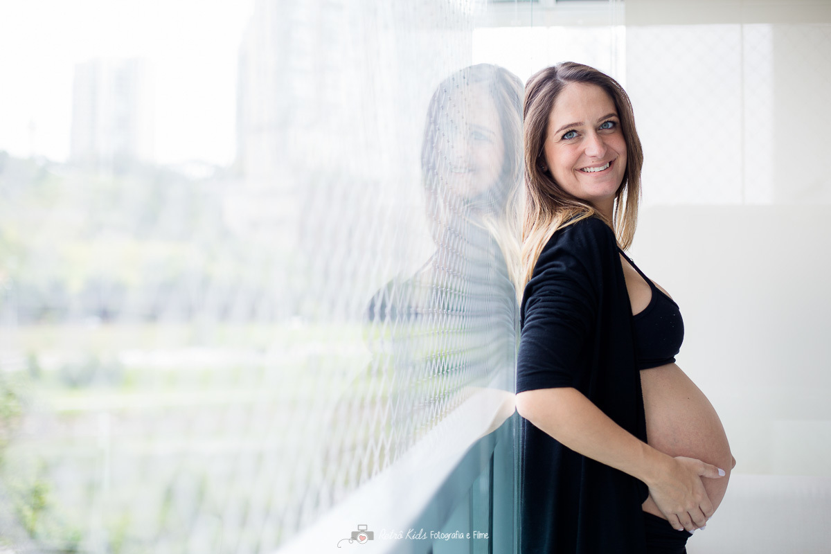 gestante feliz no ensaio