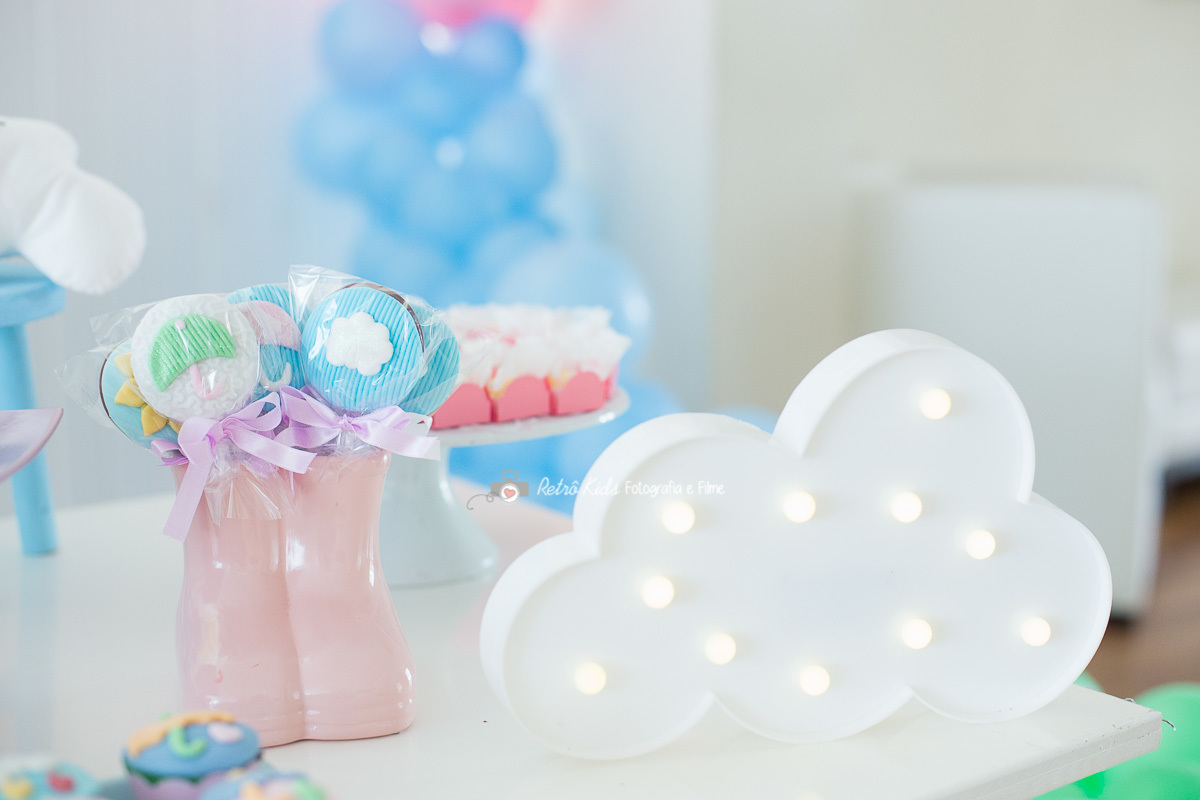 detalhes da decoração festa infantil tema chuva de amor por retrô kids fotografia