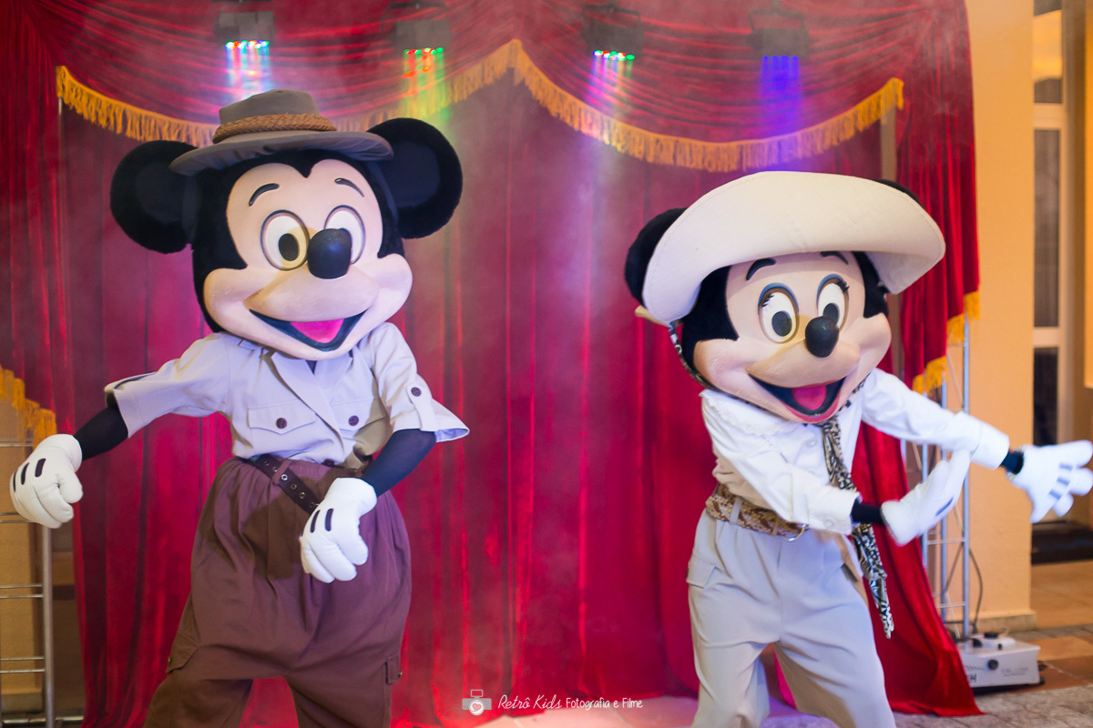 apresentação do personagens safari mickey