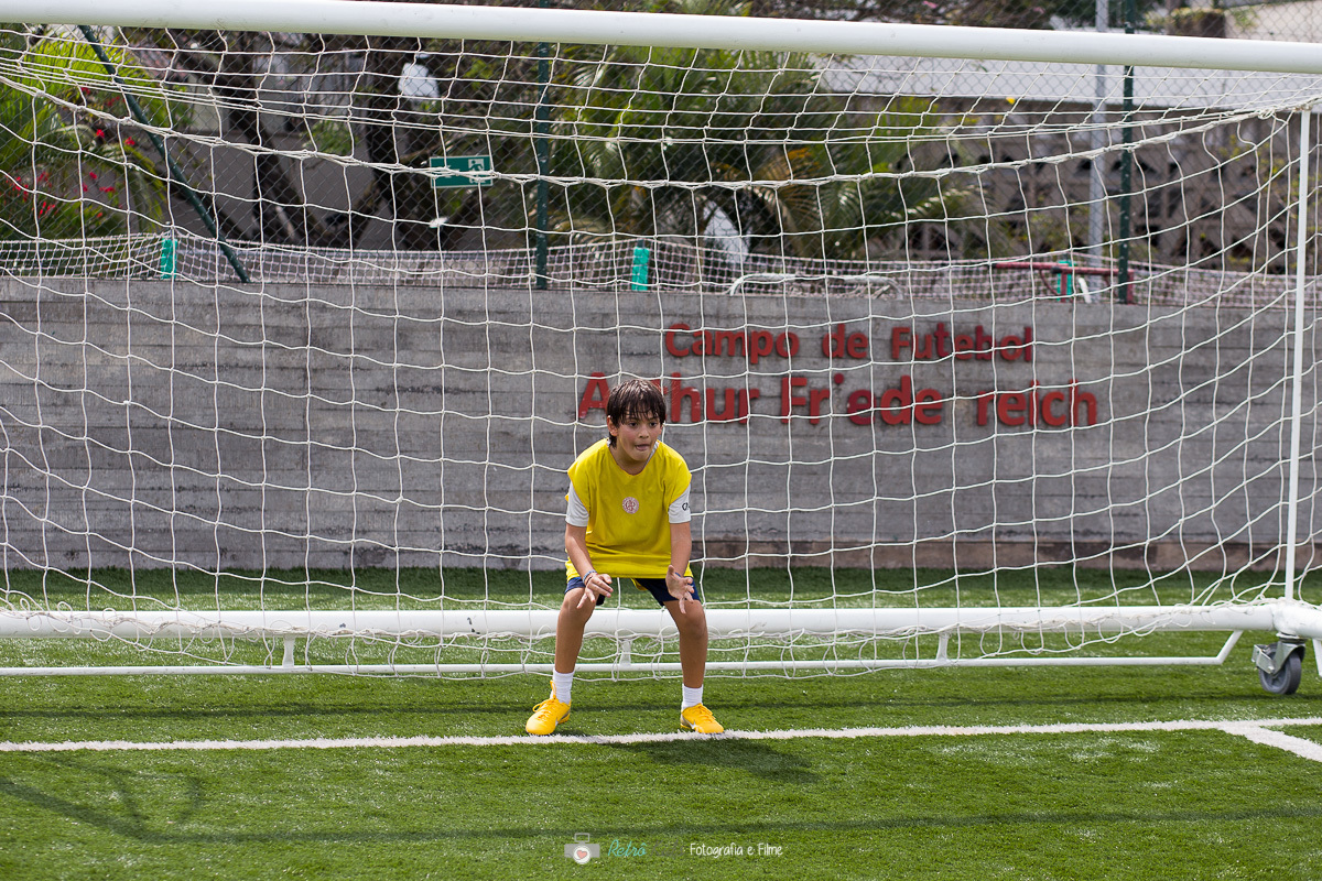 aniversariante esperando cobrança de penalty