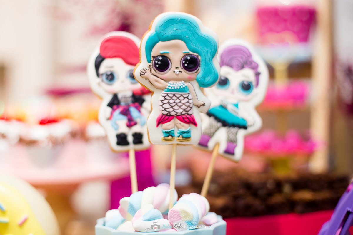 doces da mesa com o tema LOL surprise por Retrô Kids Fotografia
