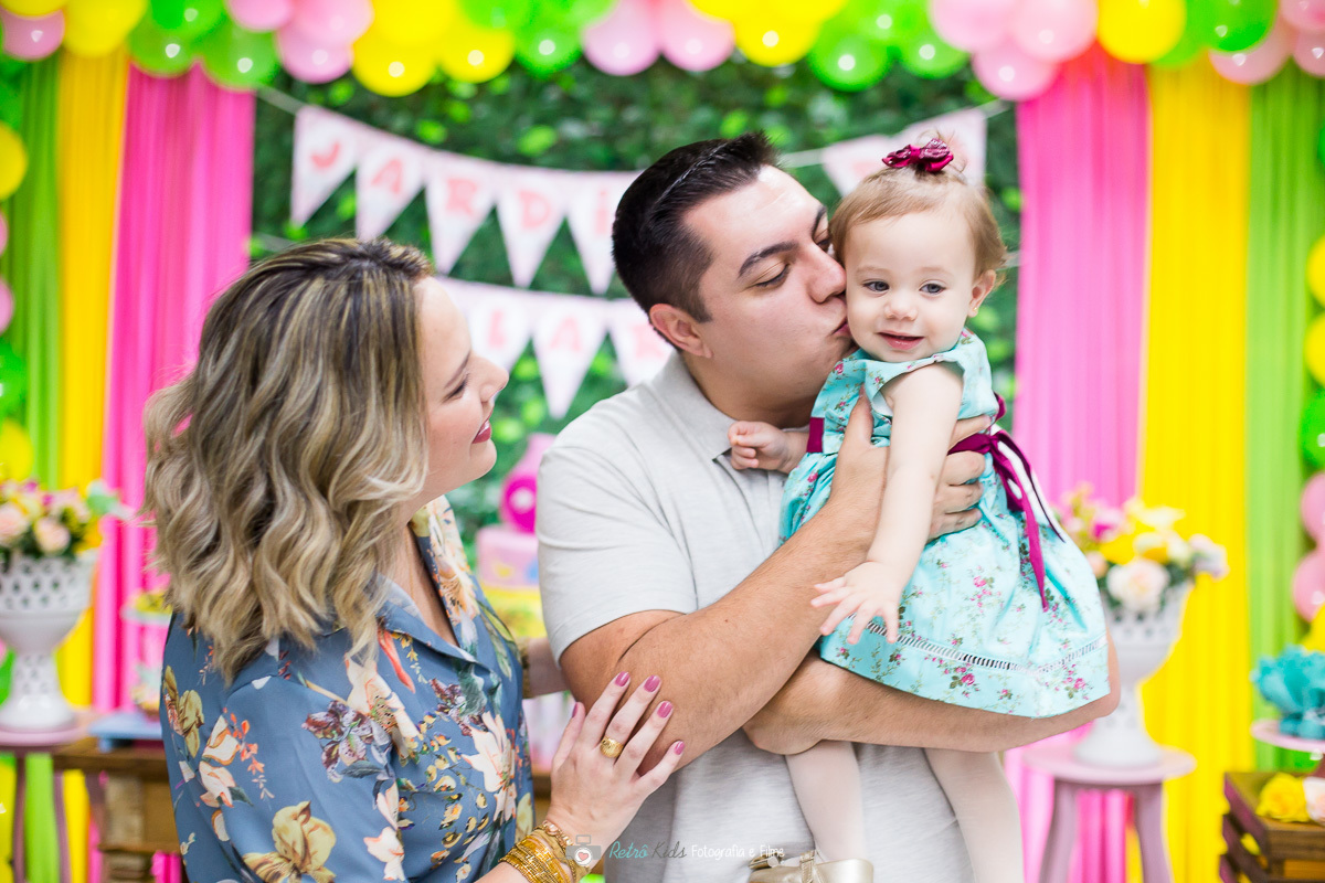 Retrato de família no Buffet Kairós no Ipiranga SP por Retrô Kids Fotografia