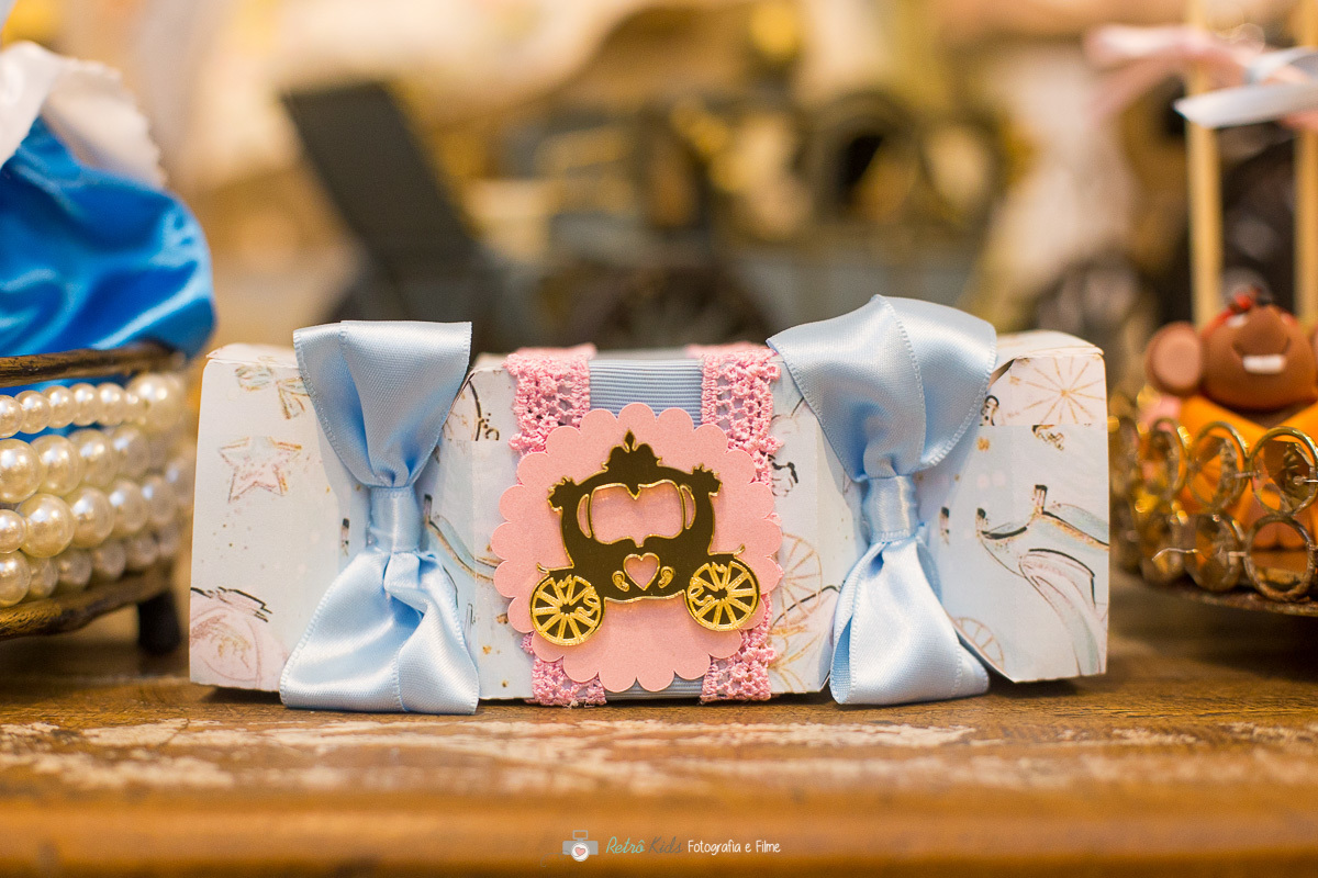 Doces da mesa decorada no aniversário infantil da Letícia no Buffet Miniland Tatuapé SP