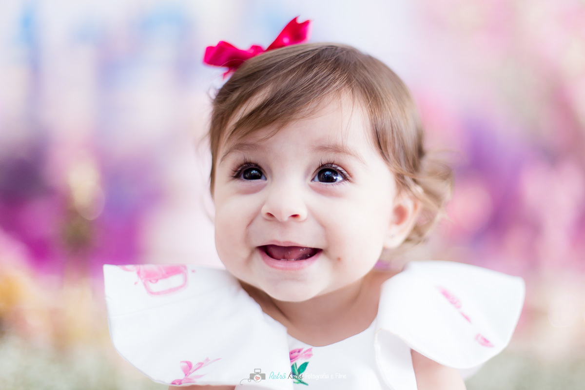 Luiza se divertindo bastante na sua festa de 1 aninho