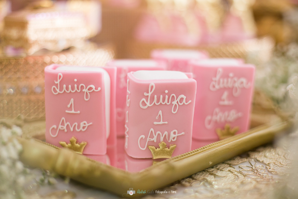 Livro decorado da realeza