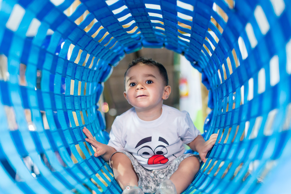 irmão mais novo da Laura brincando no Buffet Jack Kingdom por Retrô Kids Fotografia