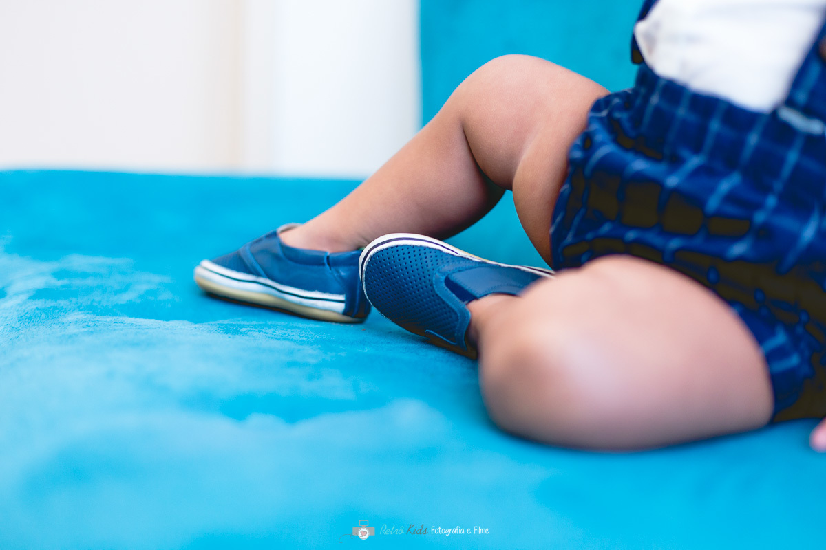 Detalhes das pernas do Victor