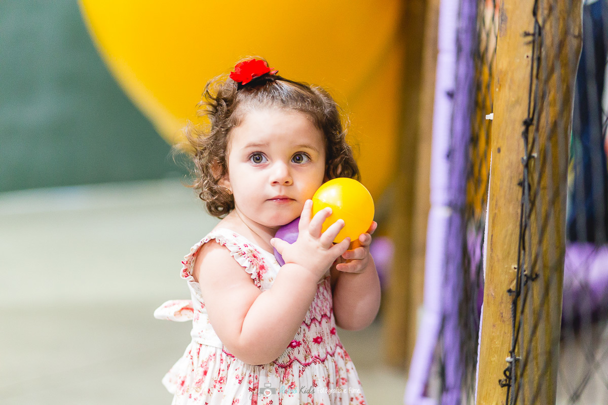 prima do arthur durante sua festa