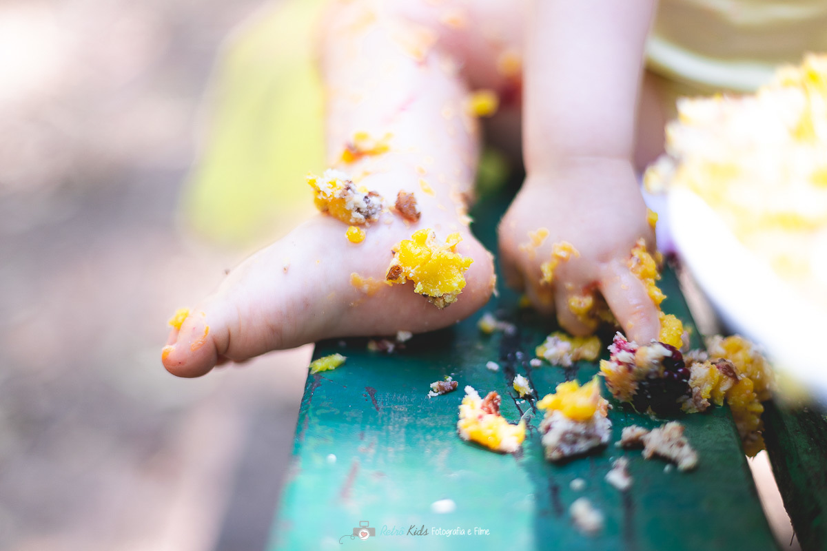 muita bagunça com o bolo