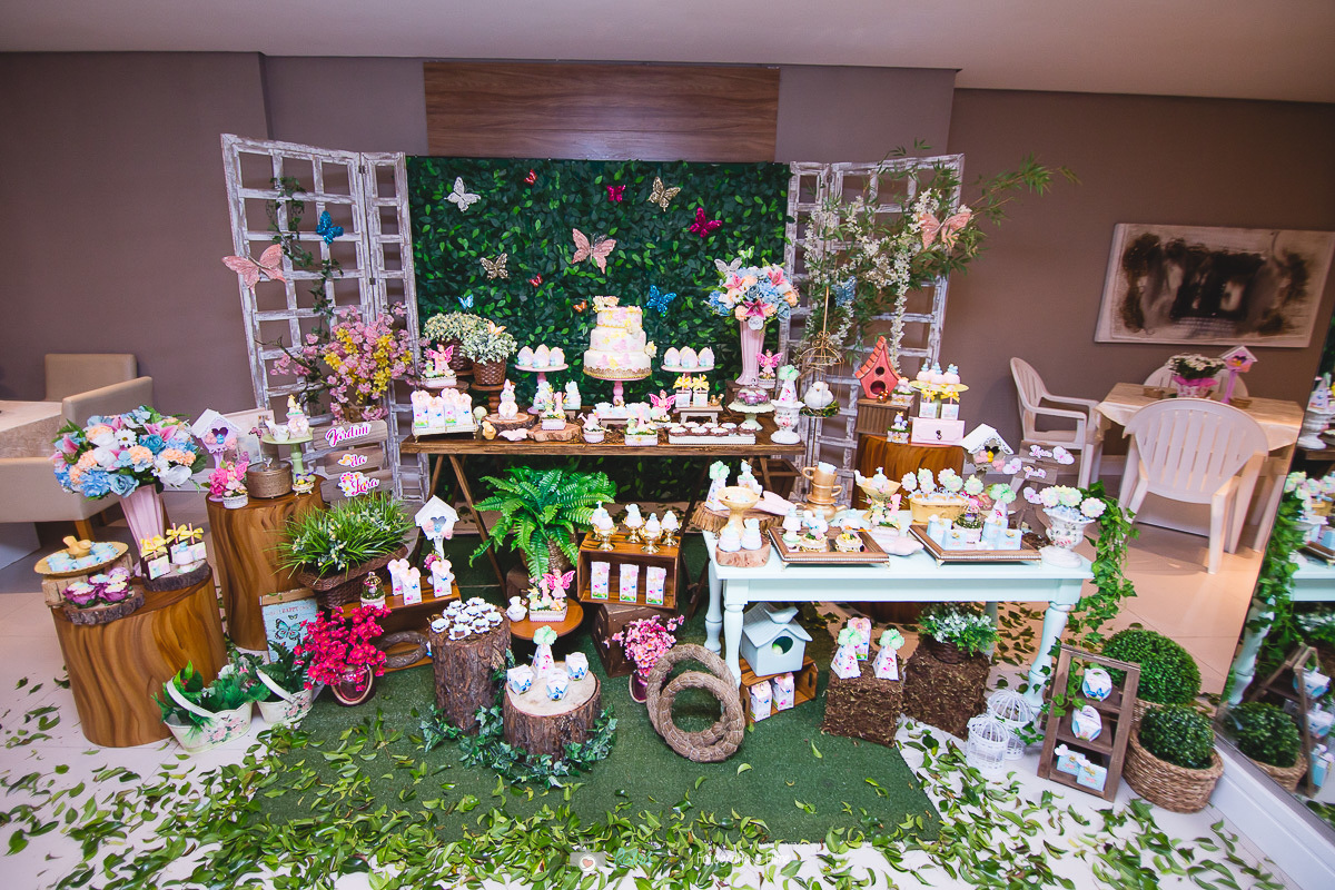 decoração completa da mesa de 1 aninho da Lara Liz