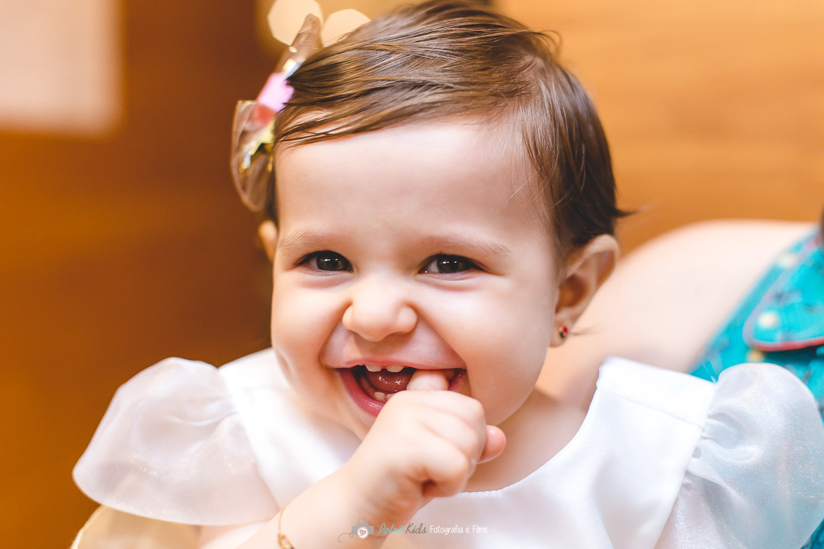 Muita diversão e alegria da Lara para comemorar seu primeiro aninho