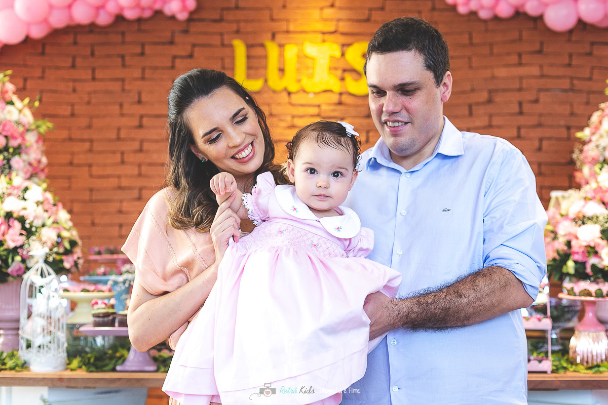 Família brincando com a aniversariante