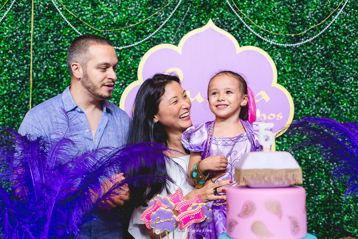 Hora do parabéns da Luana personalizada de shimmer e shine na sua festa infantil de 5 anos