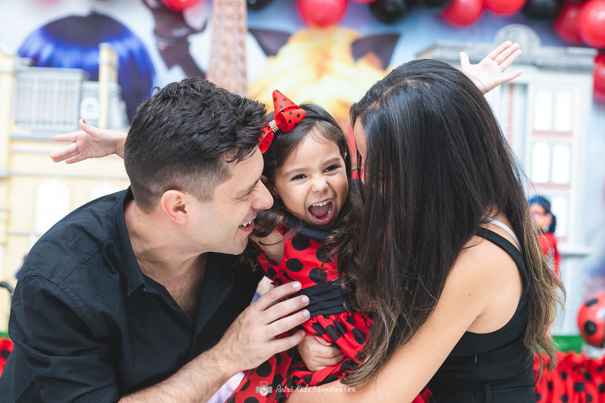 muita risada na festa infantil da Ana Clara no buffet bom tom prime em sp