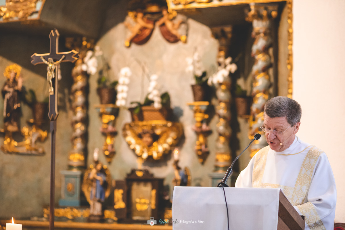 FOTOGRAFA PARA BATIZADO NA PAROQUIA SANTO ANTÔNIO NA ALDEIA DA SERRA - SP