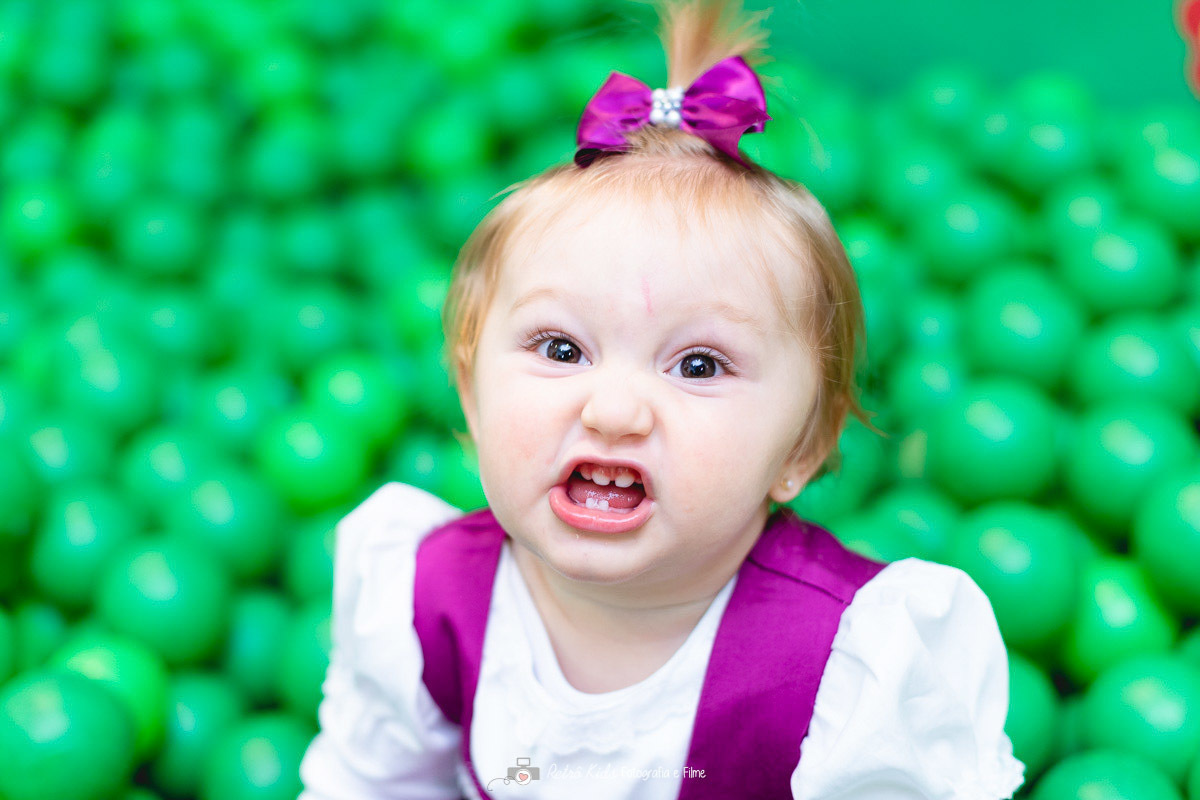 FOTOGRAFIA NA PISCINA DE BOLINHAS DO BUFFET LÉ COM CRÉ NA LAPA SP