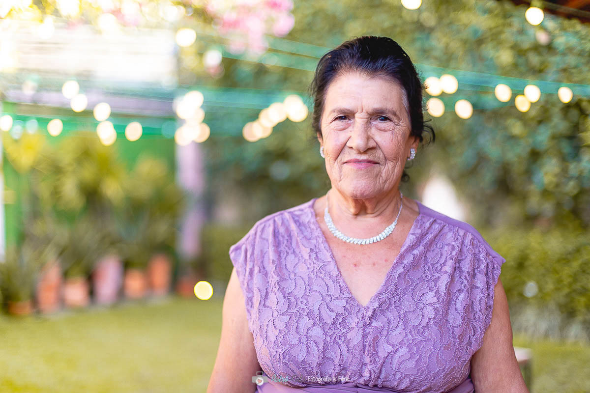 ANTONIETTA SE DIVERTINDO NA SUA FESTA DE 80 ANOS