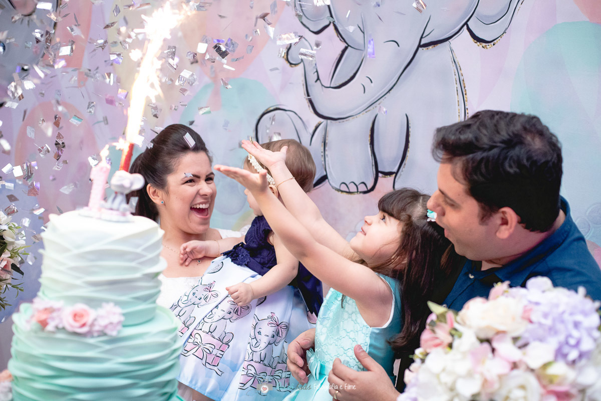 ASSOPRANDO AS VELINHAS NO BUFFET ARRELIA ROCK TATUAPÉ SP