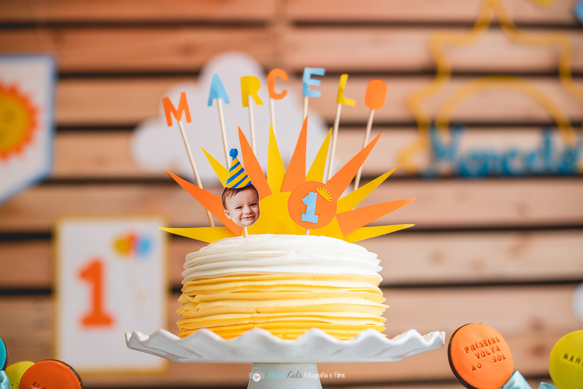 Bolo decorado festa primeira volta ao sol