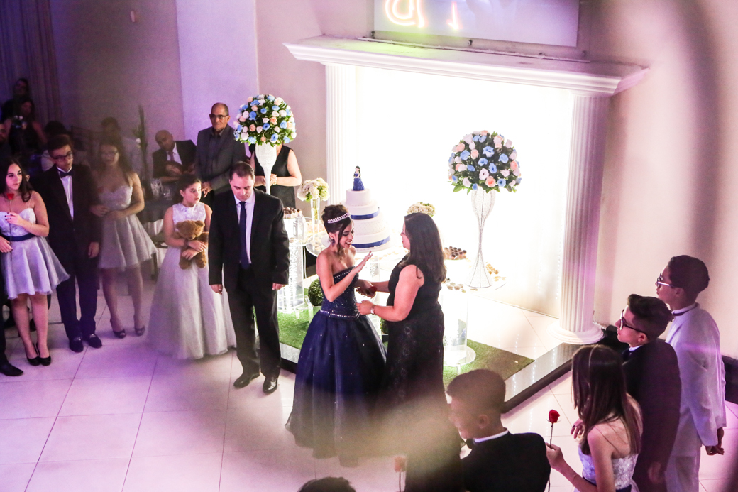 Aniversário 15 anos Sandra debutante festa camila kobata Buffet Kristal