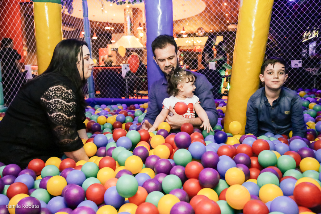 Planeta Kids aniversário 1 ano parabéns Beatriz Kids A Bela e a fera Camila Kobata