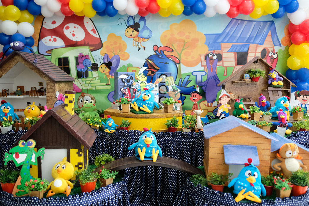 aniversário 1 ano Paolla Buffet Pirueta tema galinha pintadinha