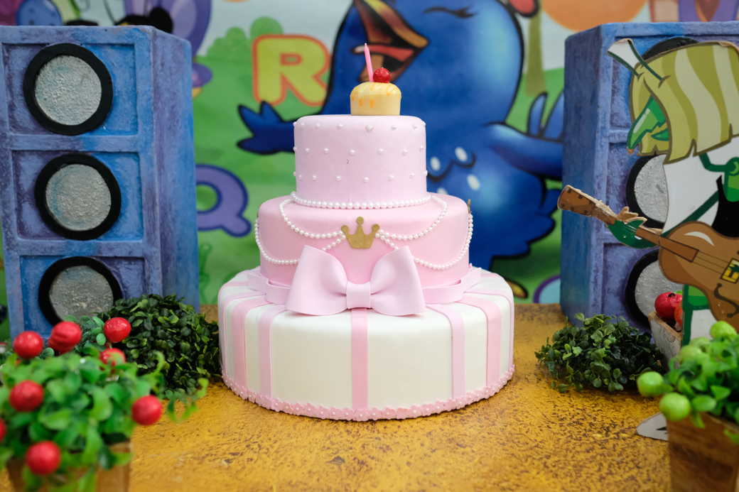 aniversário 1 ano Paolla Buffet Pirueta tema galinha pintadinha