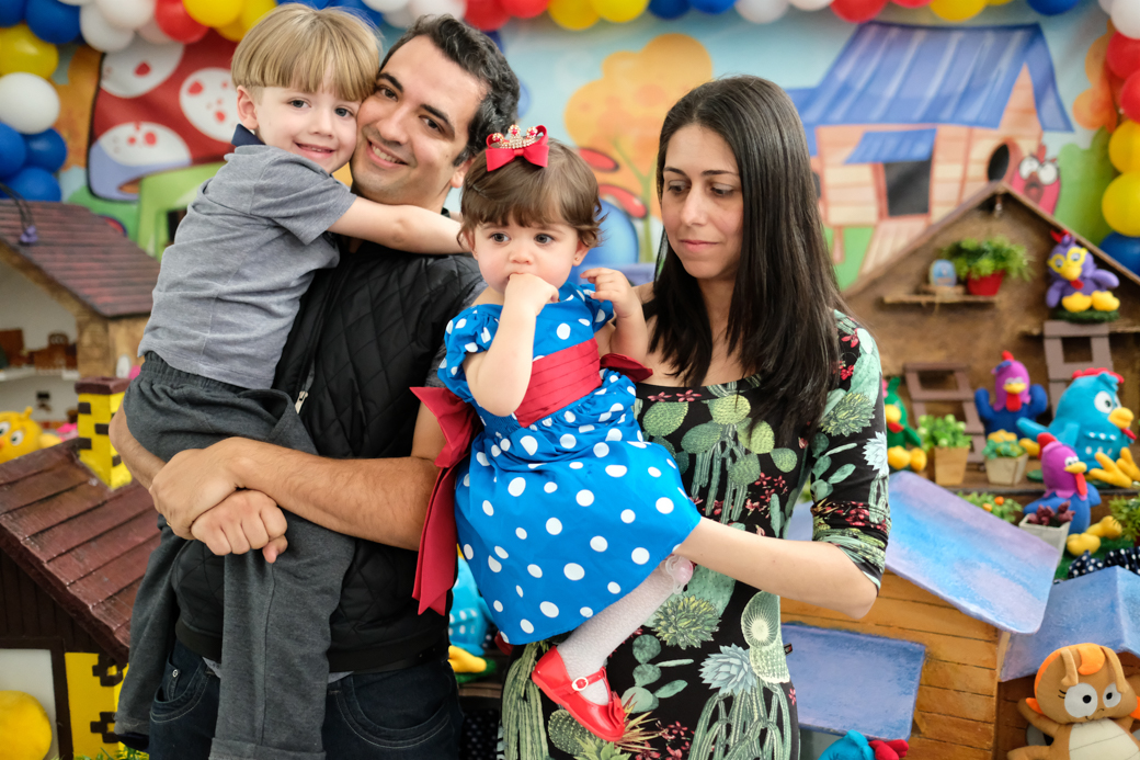 aniversário 1 ano Paolla Buffet Pirueta tema galinha pintadinha