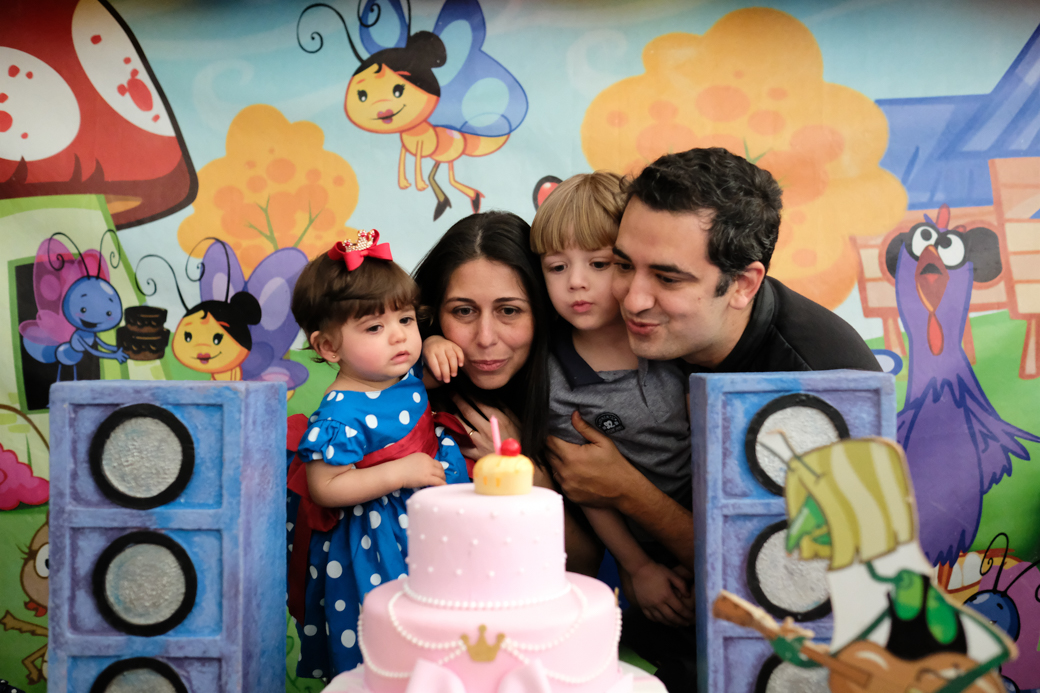 aniversário 1 ano Paolla Buffet Pirueta tema galinha pintadinha