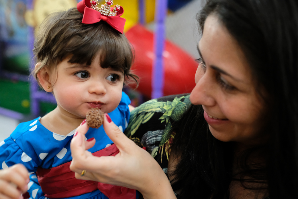 aniversário 1 ano Paolla Buffet Pirueta tema galinha pintadinha