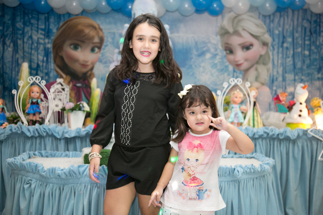 Fotografia infantil aniversário Guarulhos Camila Kobata Luiza 3 anos Frozen Buffet strick Nick